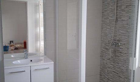 renovation-salle-de-bain-roche-en-forez